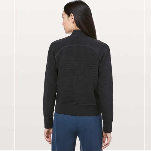 !SOLD! LULULEMON ON REPEAT JACKET - Picture 2 of 10